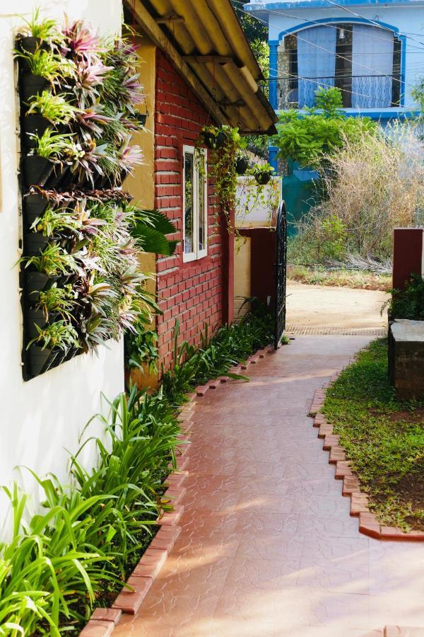 Shanu'S Seaside Inn - A Family-Run Guesthouse Just 100 Metres From Candolim Beach المظهر الخارجي الصورة
